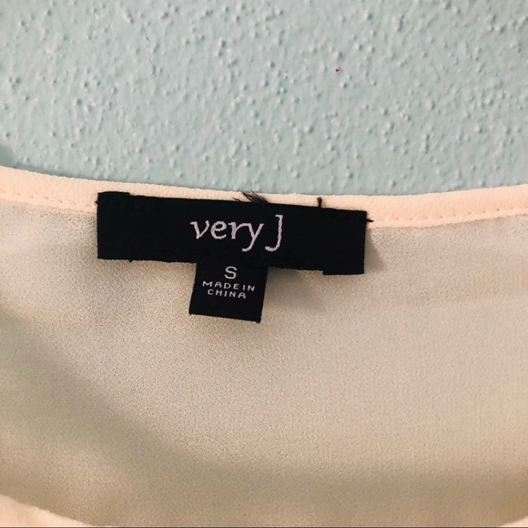 🌸 Boutique | Ivory blouse with mesh and rope neck - Picture 3 of 6